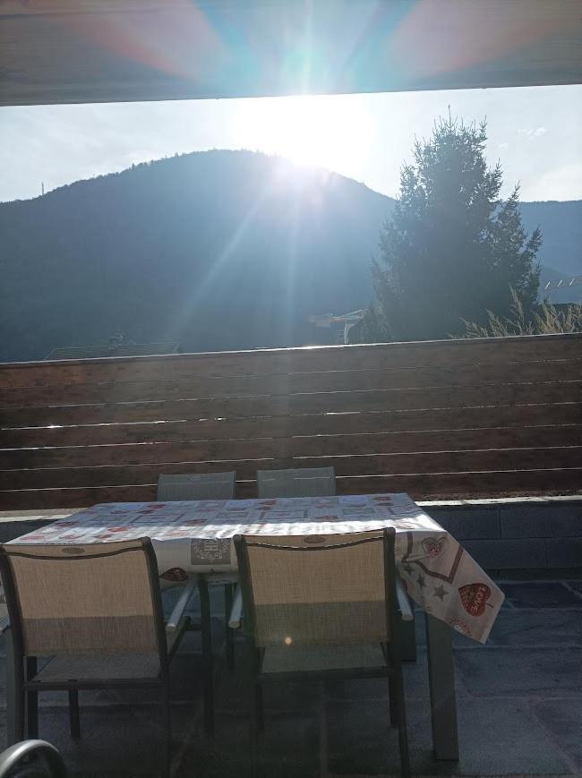 Joli Appart Terrasse Et Jardinet Албервил Екстериор снимка